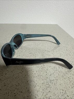 Maui Jim Teal Two-Tone Oval Sunglasses punch bowl